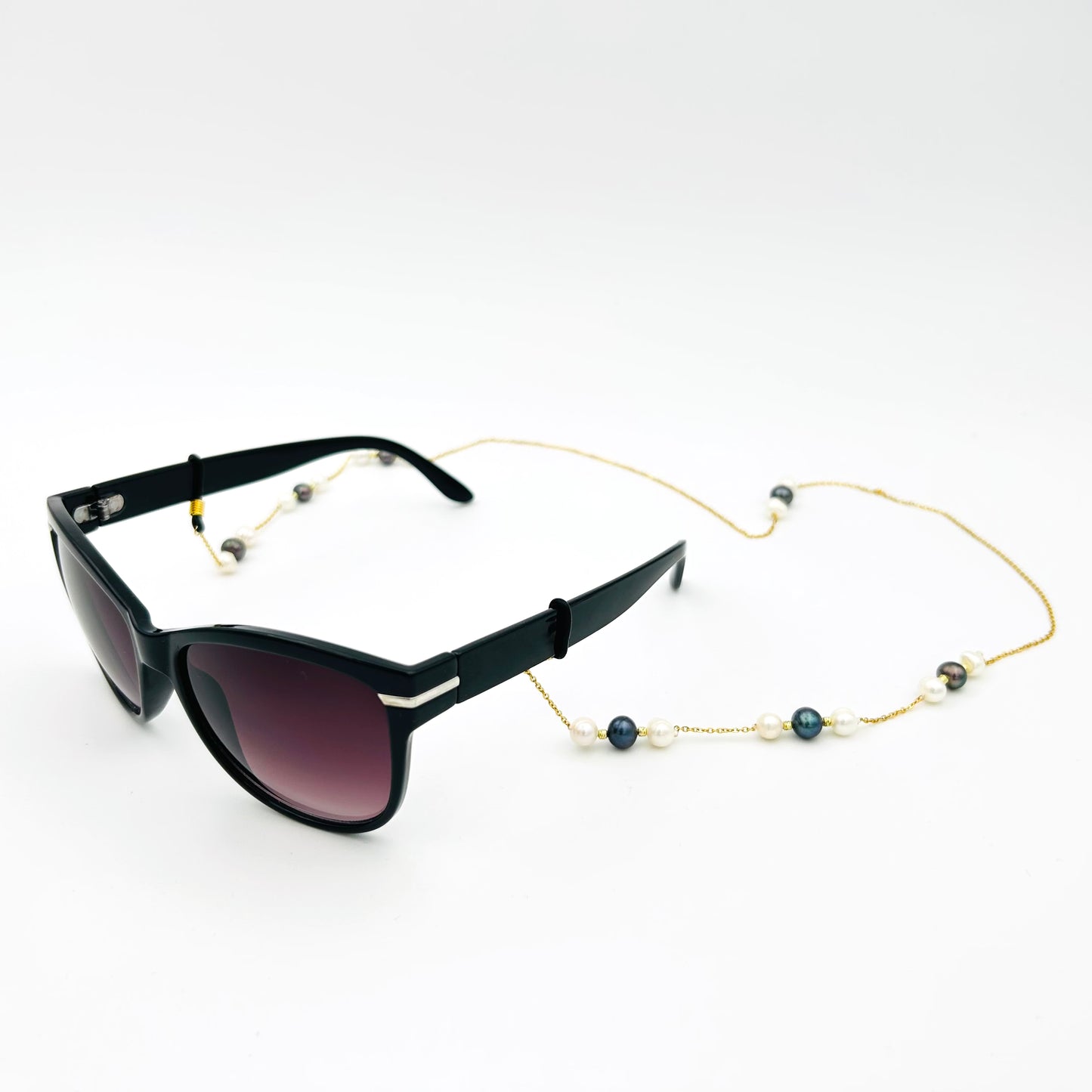 Tahiti and Joher Glasses Chain